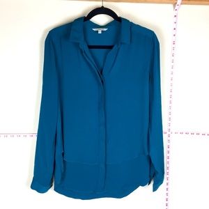 🌞FREE! Calvin Klein Button Down Blue Top - M